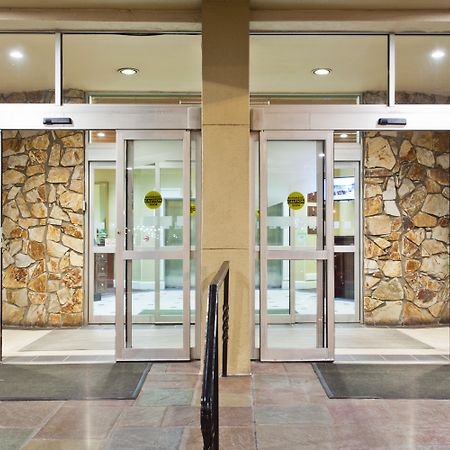 Holiday Inn Charleston-Riverview By Ihg Extérieur photo