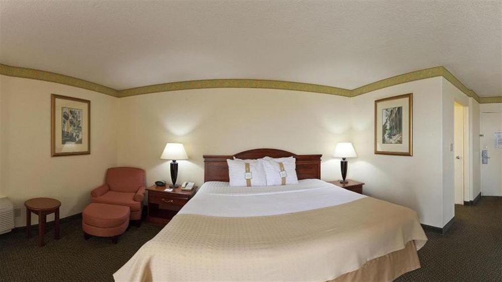 Holiday Inn Charleston-Riverview By Ihg Extérieur photo